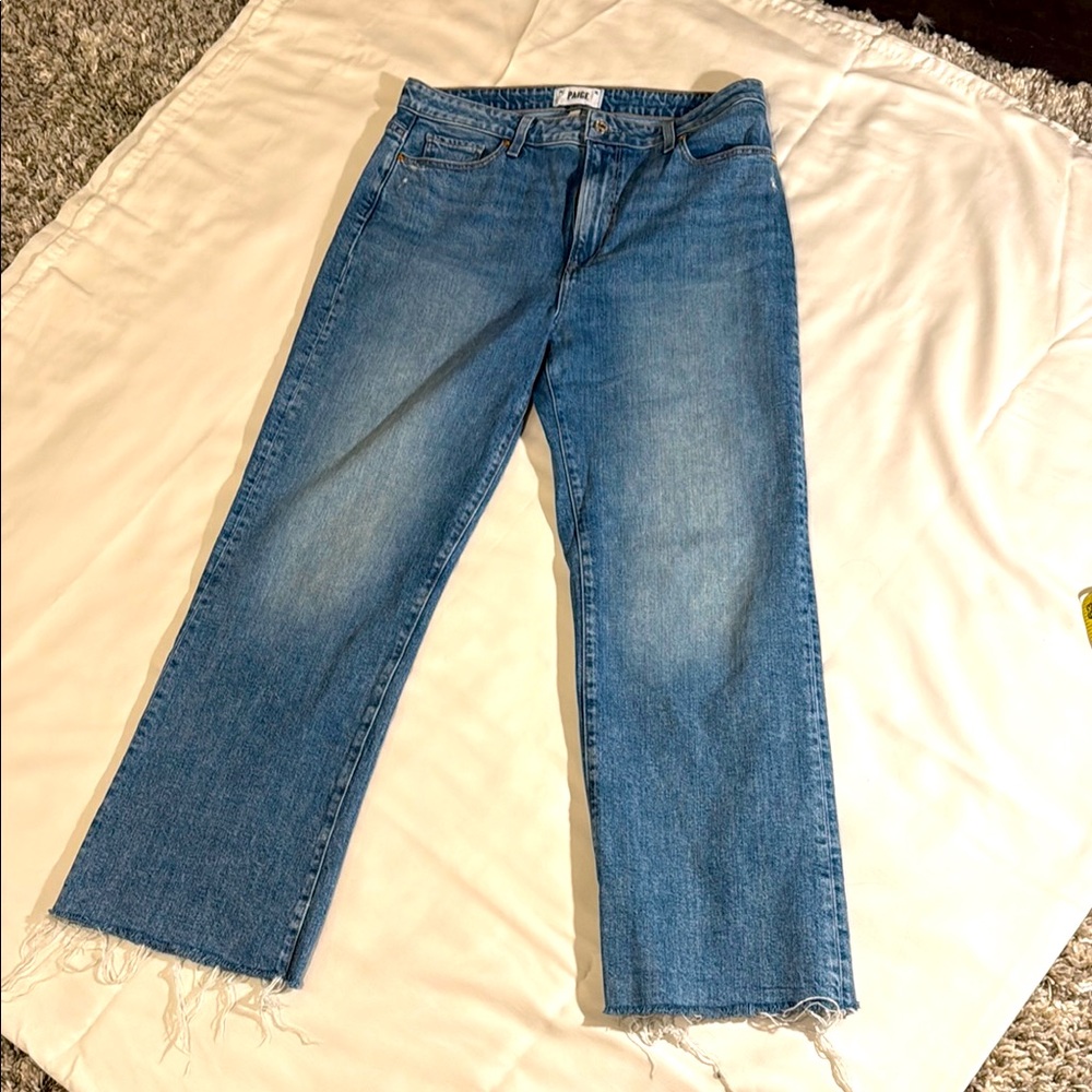 PAIGE: LEENAH WIDE LEG ANKLE JEANS with FRAYED HEM  SIZE 30  INSEAM 27